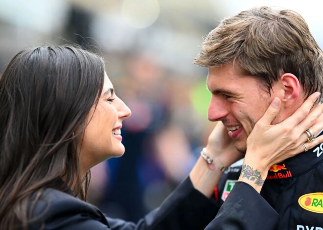 A namorada de Max Verstappen, Kelly Piquet, chama a atenção ao aparecer no paddock do GP de F1 de Mônaco