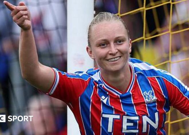 A atacante galesa Elise Hughes deixa o Crystal Palace promovido