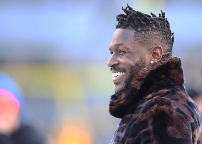 “É um maldito crime”: Antonio Brown questiona o calendário das finais da NBA, com os Knicks liderando por 2 a 0 sobre os Spurs