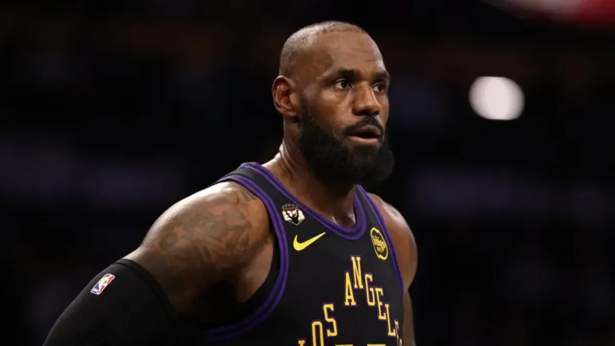 Os seis cenários mais fascinantes de LeBron James nesta entressafra