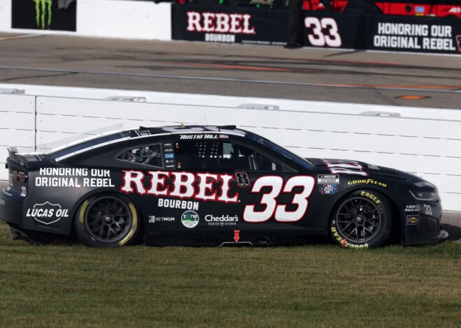 “Disasterclass”: fãs atacam Austin Hill após um grande acidente na corrida NASCAR Cup Series em Pocono