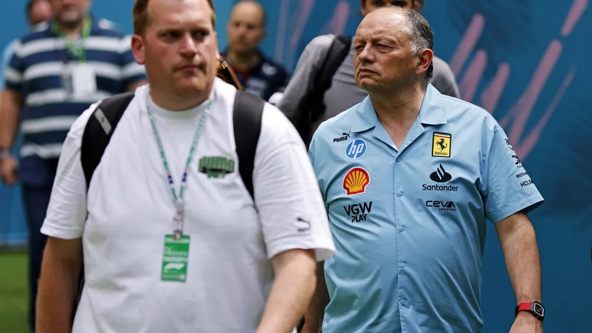 Chefe da Ferrari, Fred Vasseur, hospitalizado em Mônaco