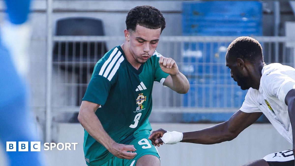 Kieran Morrison: adolescente do Liverpool ’empolgado’ depois de estrear na Irlanda do Norte