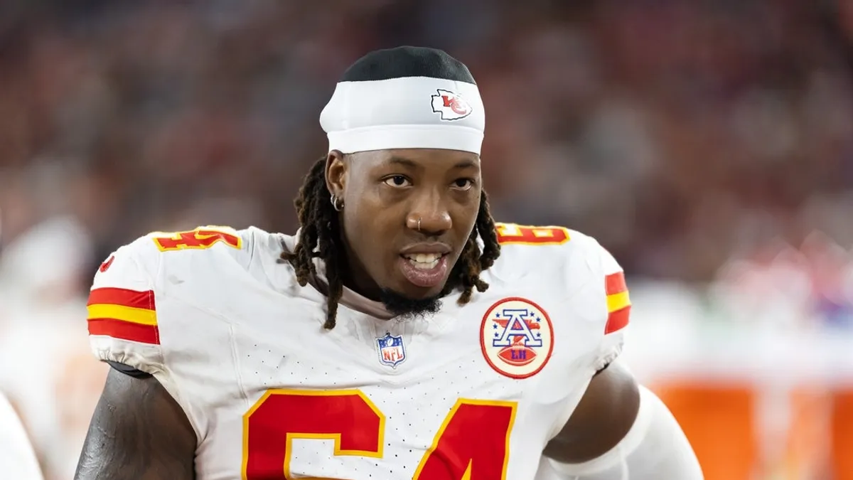 Relatório: Chiefs, T Wanya Morris explorando opções comerciais