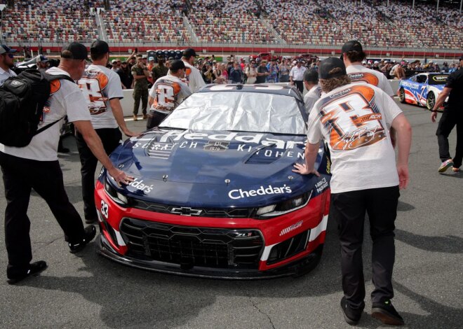 Austin Hill dirigirá o número 33 do RCR pelo restante de 2026 após a morte repentina de Kyle Busch