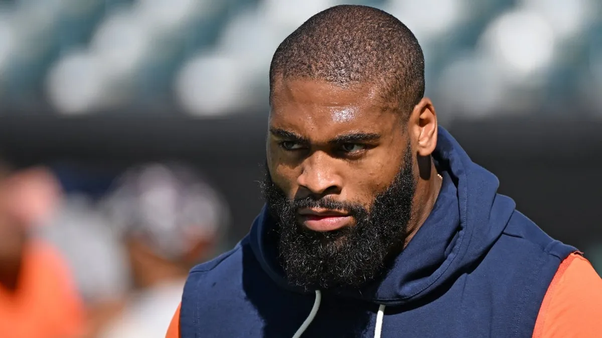 Broncos LB Jonathon Cooper enfrenta acusação de violência doméstica