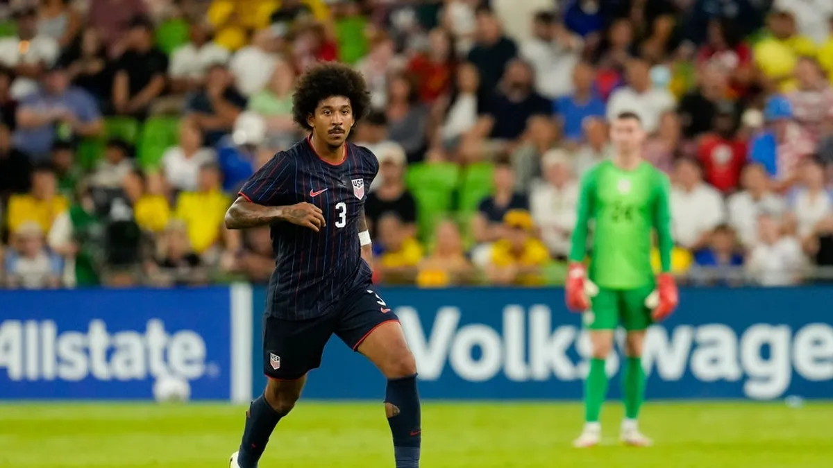 O zagueiro da USMNT, Chris Richards, treina, mas não vai competir contra a Alemanha