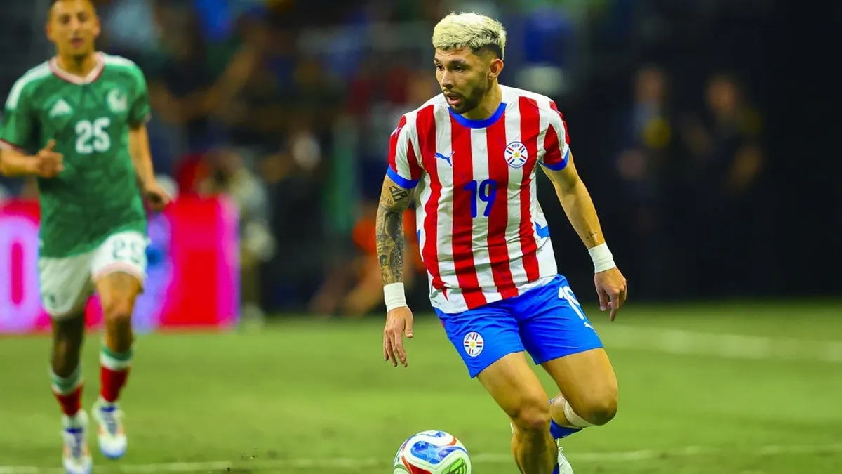 Julio Enciso, do Paraguai, se machucou antes da estreia do Mundial contra os EUA