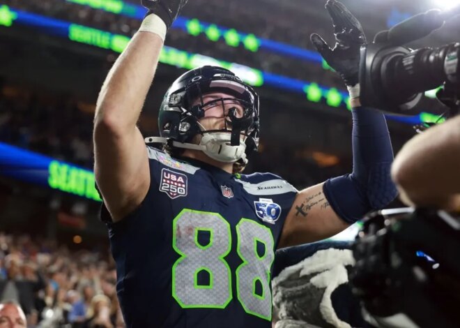 Seahawks TE AJ Barner pronto para acampamento após duas cirurgias
