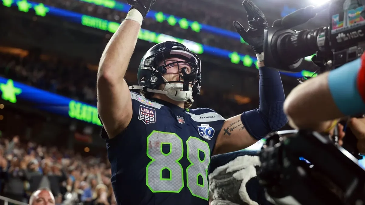 Seahawks TE AJ Barner pronto para acampamento após duas cirurgias