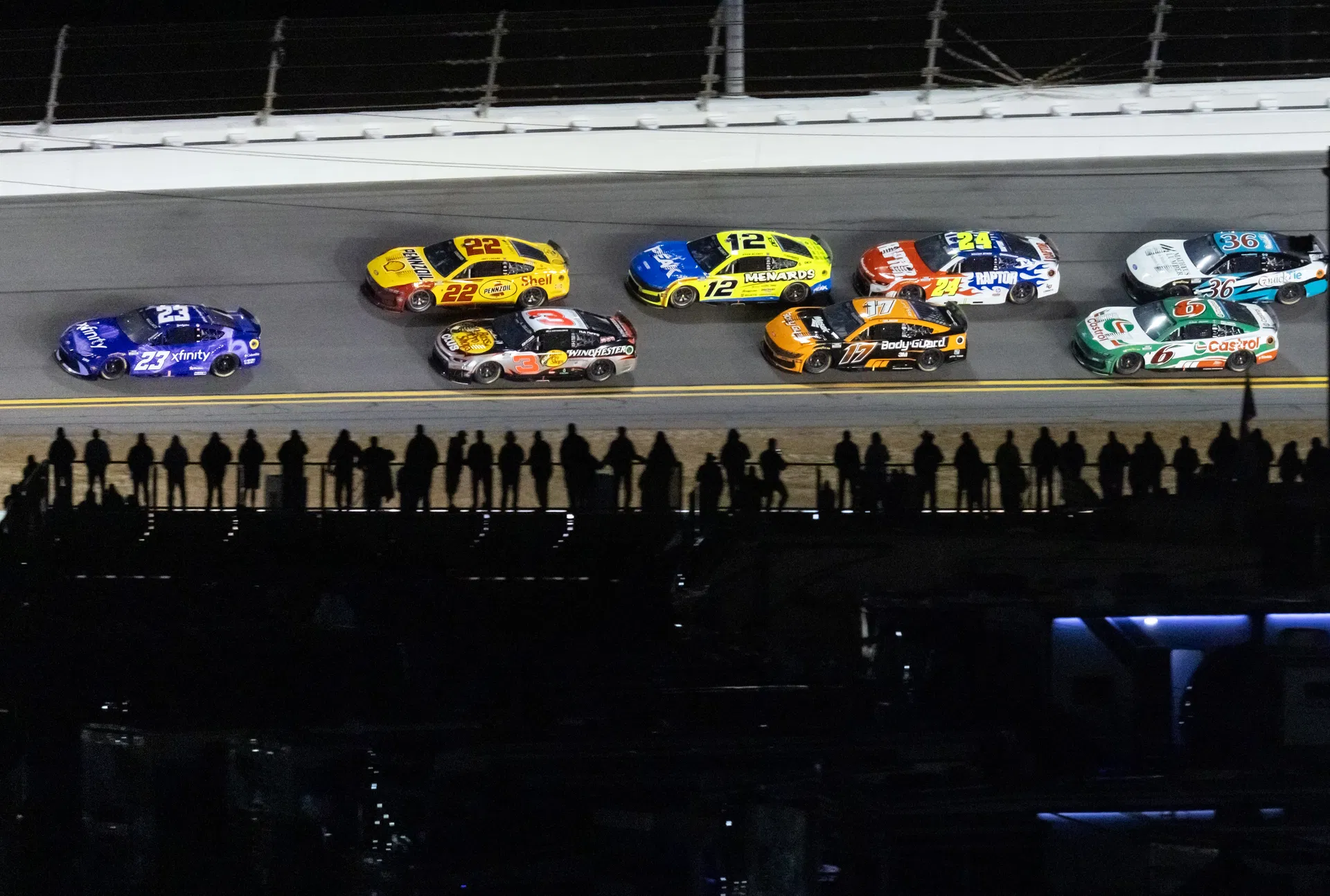 A bolha Chase da NASCAR aumenta enquanto Joey Logano, Bubba Wallace e Ryan Preece enfrentam pressão crescente