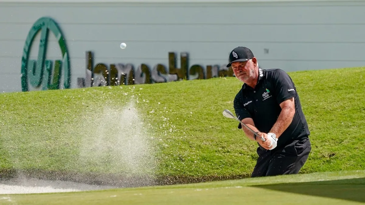 Darren Clarke e Ben Crane postam o recorde de 54, lideram a American Family