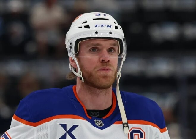 Connor McDavid, da Oilers, ganha prêmio Ted Lindsay pela 5ª vez