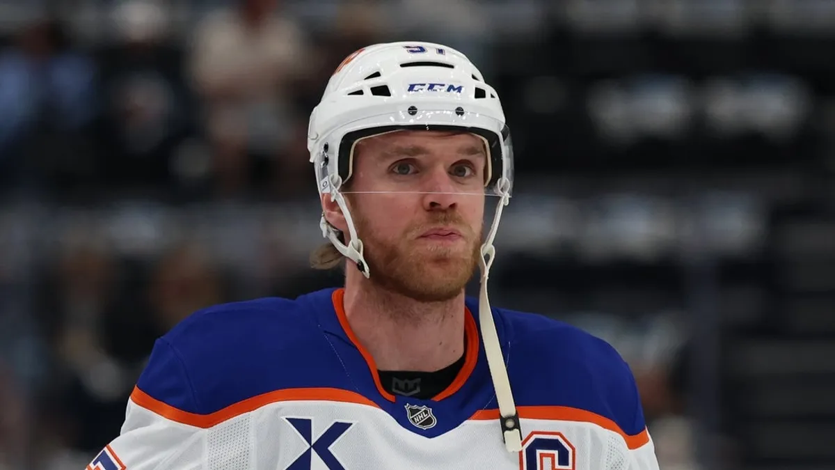 Connor McDavid, da Oilers, ganha prêmio Ted Lindsay pela 5ª vez