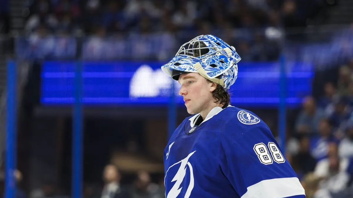 Andrei Vasilevskiy, do Lightning, ganha o 2º Troféu Vezina