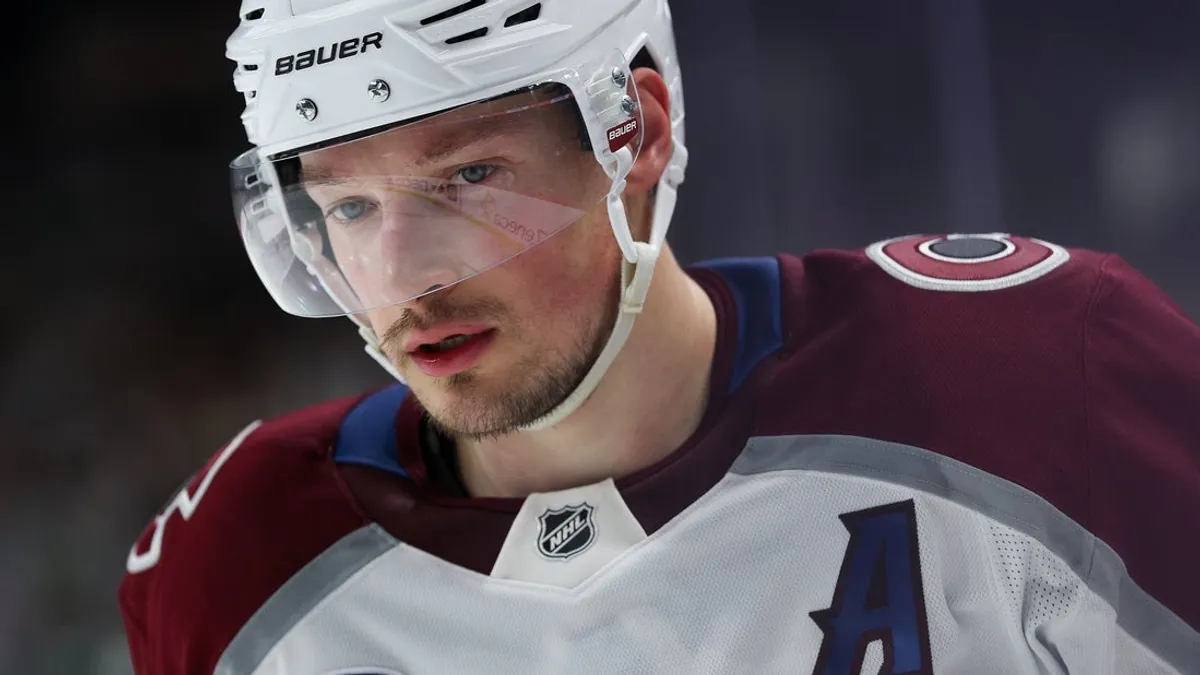 GM promete que a estrela Cale Makar encerrará sua carreira no Avalanche