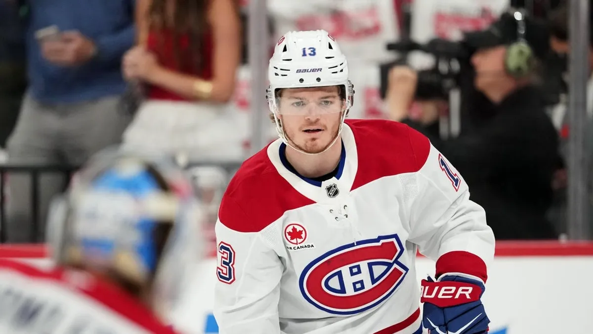 Cole Caufield, dos Canadiens, vence o Troféu Lady Byng