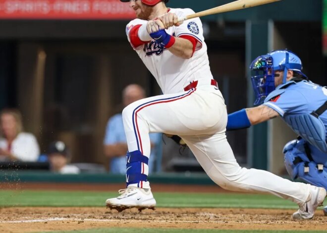 Rangers colocam C Danny Jansen (antebraço) na lista de lesionados de 10 dias