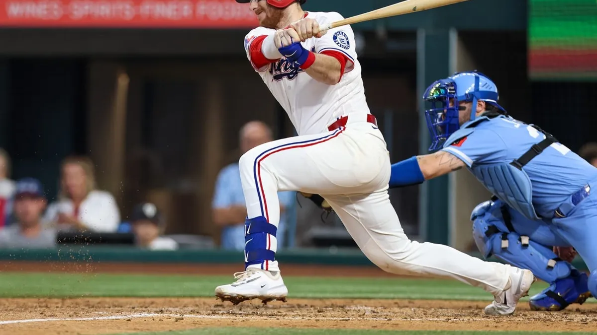 Rangers colocam C Danny Jansen (antebraço) na lista de lesionados de 10 dias