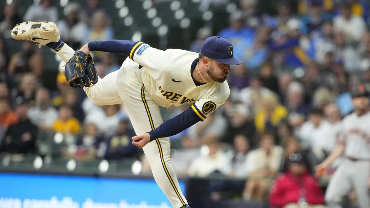 Os apaziguadores dos Brewers, DL Hall e Grant Anderson, saem lesionados