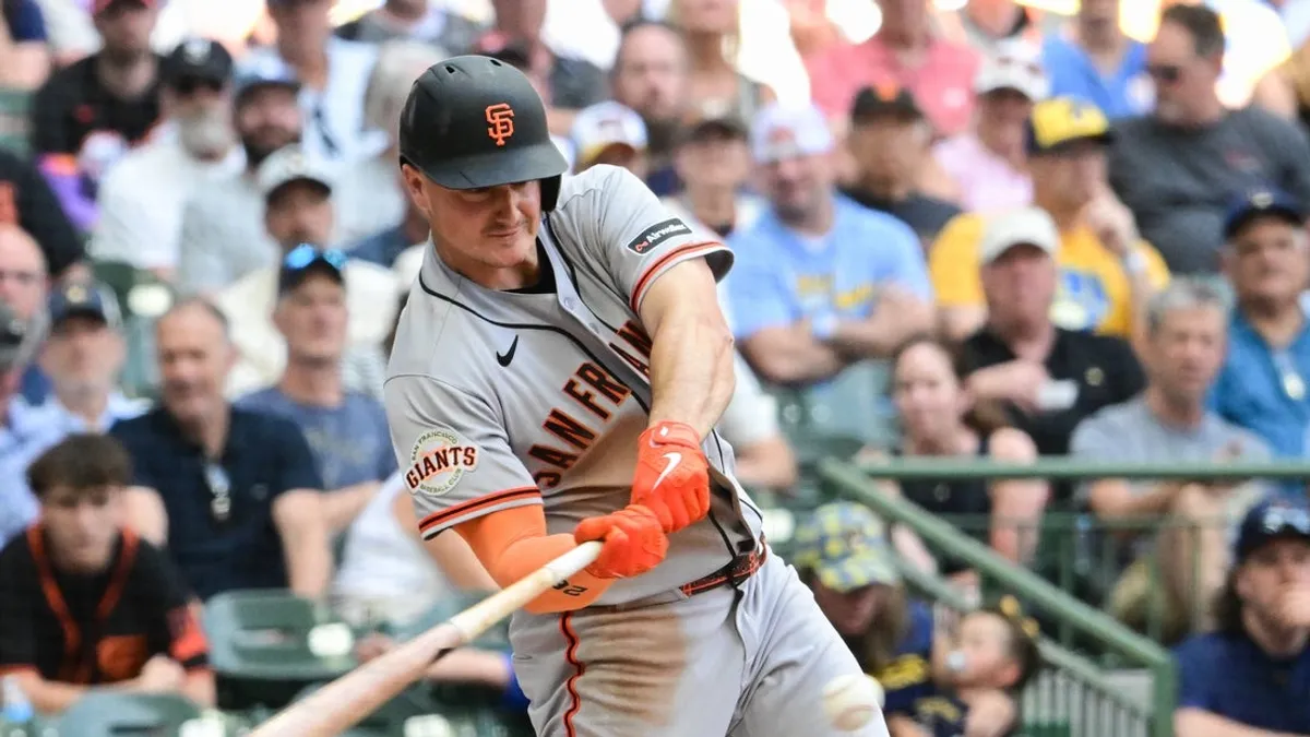 Giants acertam 20 rebatidas e evitam Brewers por 12-9
