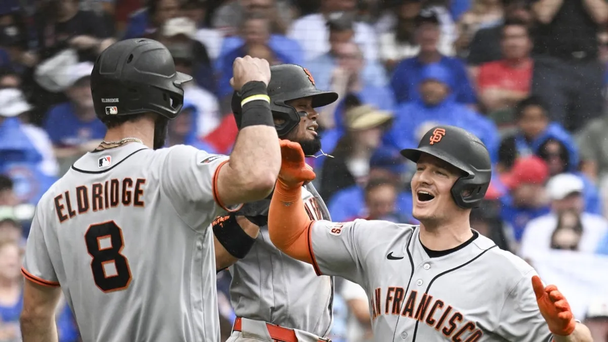 Gigantes felizes com Homer oferecem desafio para Ben Brown, Cubs