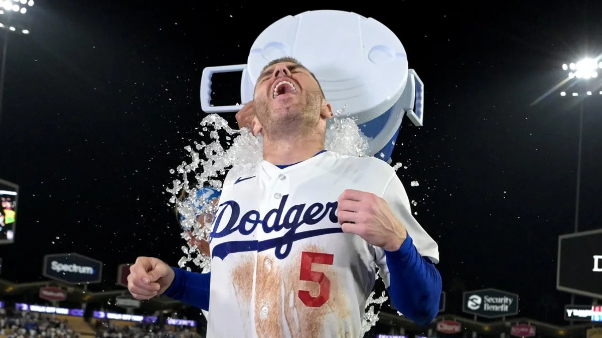 Recém-saídos dos fogos de artifício, os Dodgers pretendem continuar correndo contra os Angels
