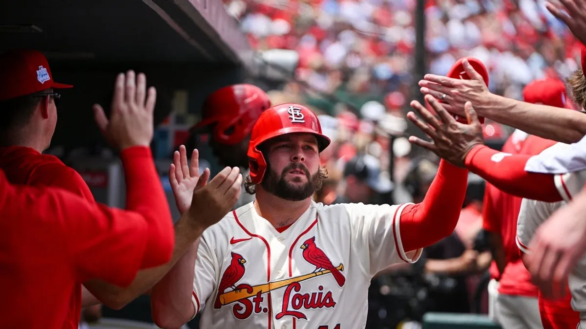 Alec Burleson, Cards procuram estender sequências contra o Mets