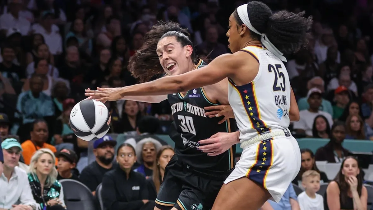 Breanna Stewart explode no segundo tempo para liderar o Liberty após o Fever