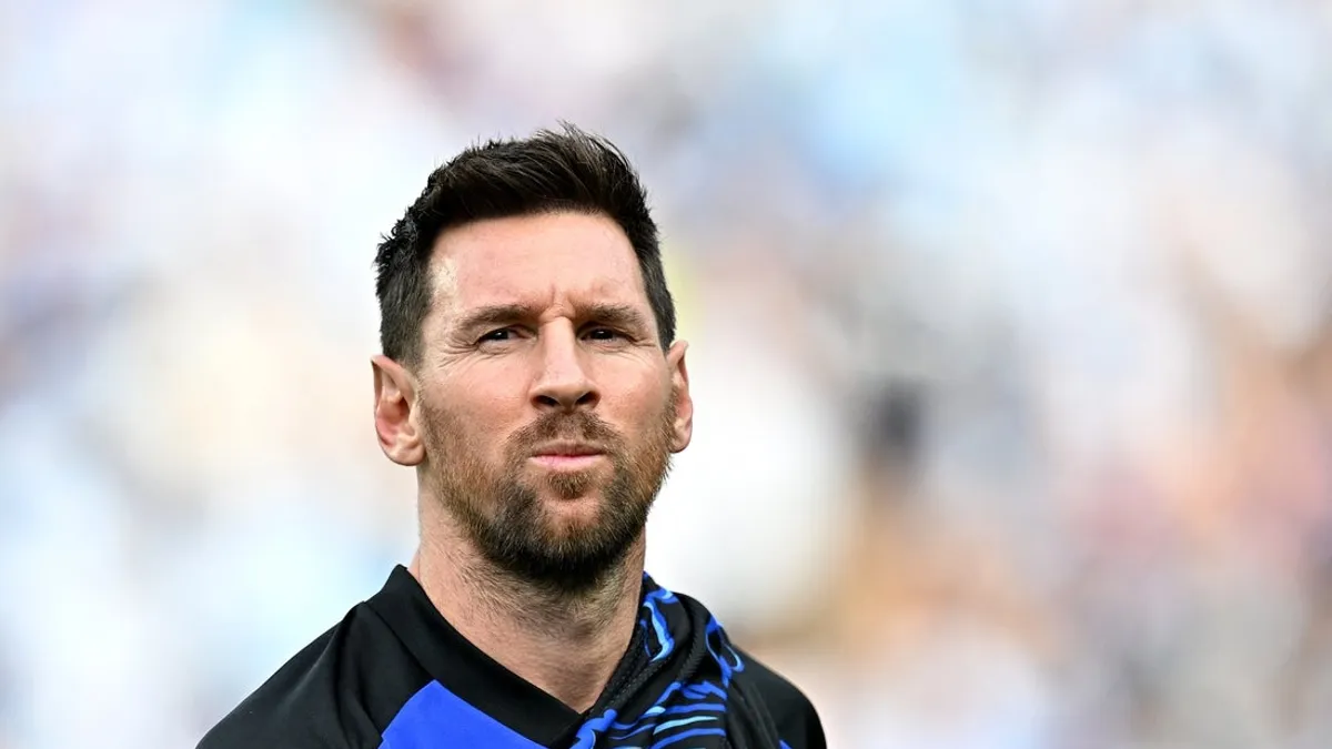 Lionel Messi sai do banco e marca no último amistoso da Argentina