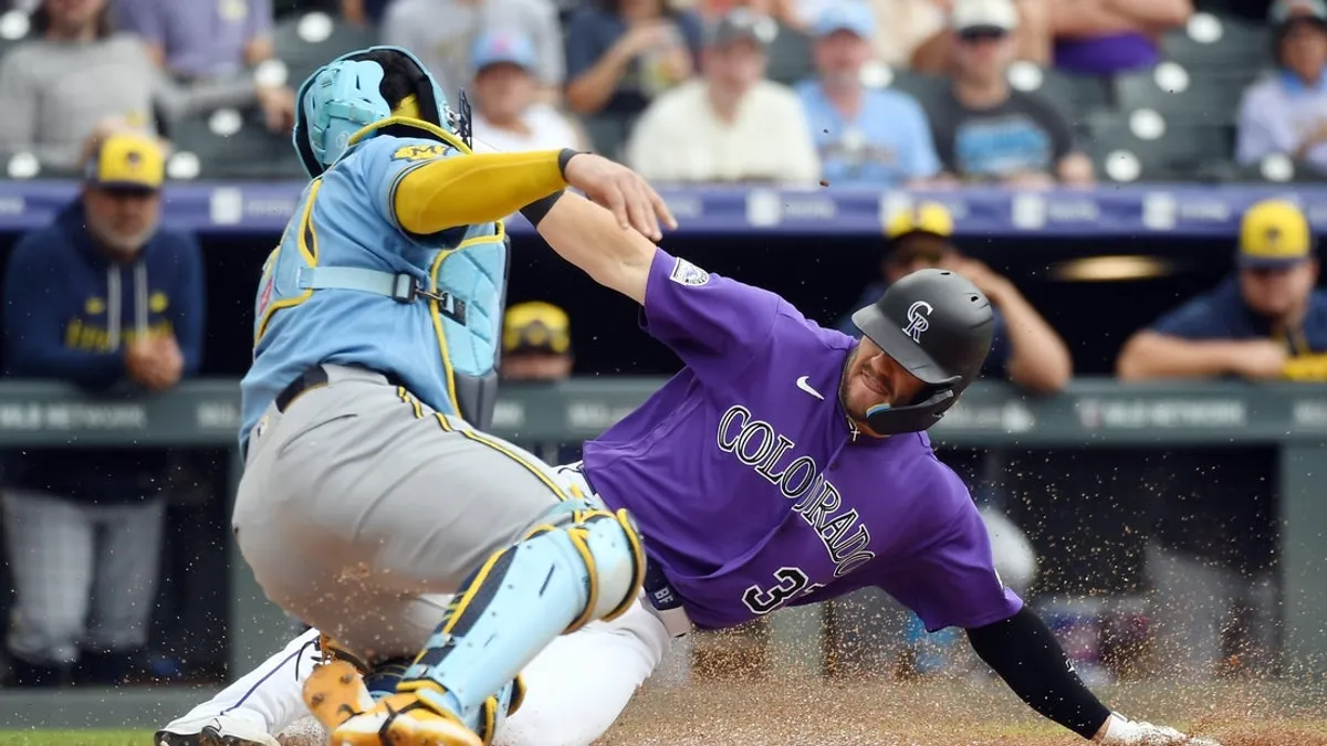 Brewers acertam 10 rebatidas extra-base na derrota nas Montanhas Rochosas