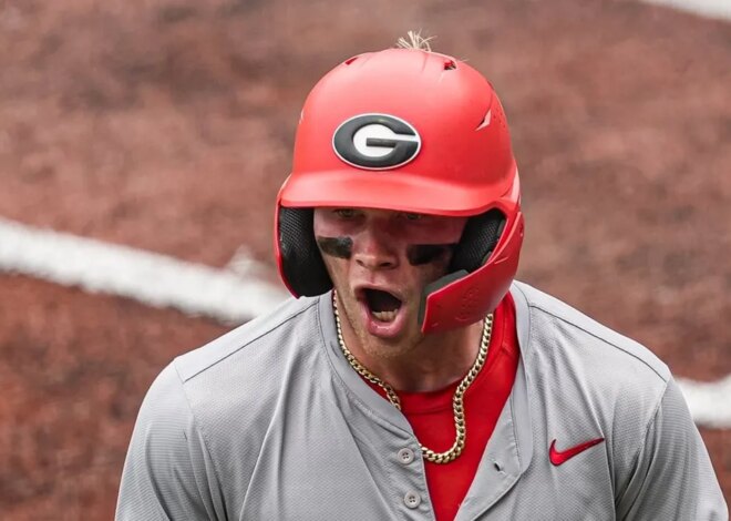 Recorde de 5 equipes da SEC destacam campo da College World Series