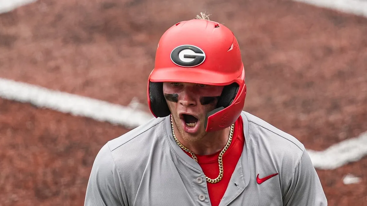 Recorde de 5 equipes da SEC destacam campo da College World Series