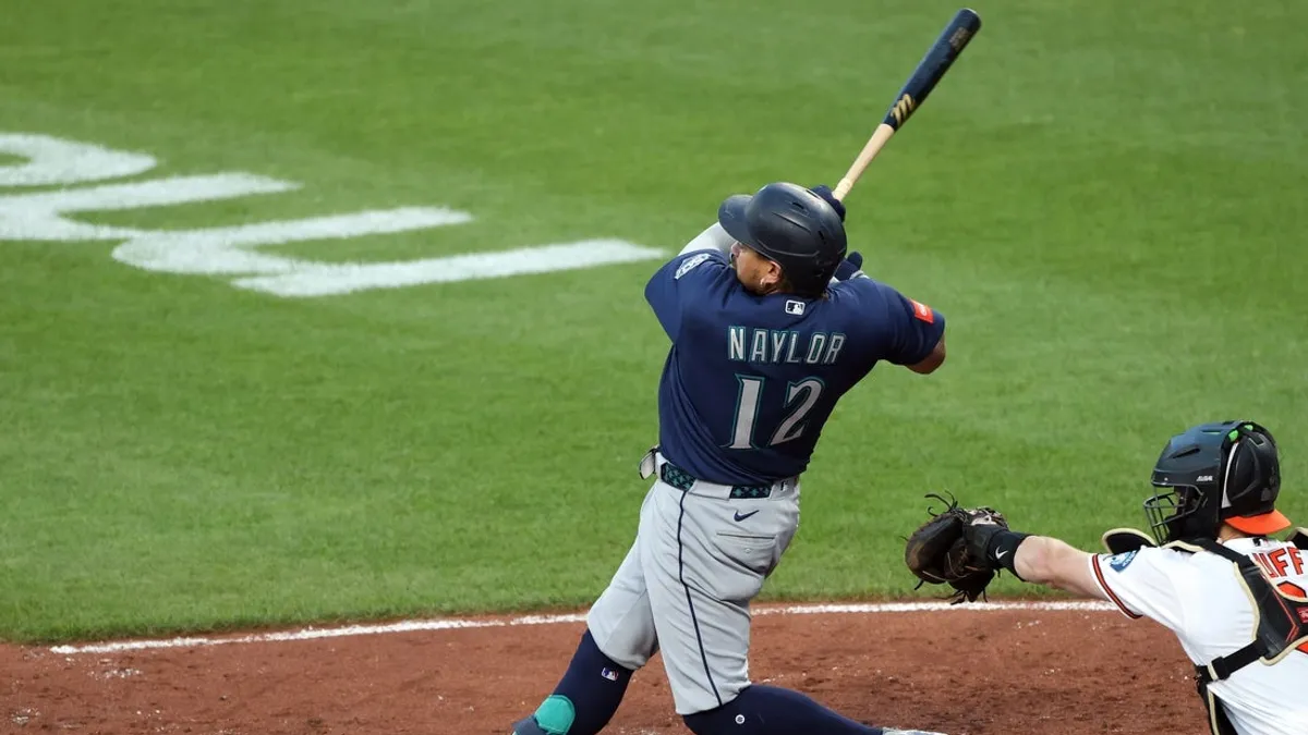 Grand Slam na quinta entrada de Josh Naylor leva Mariners sobre Orioles