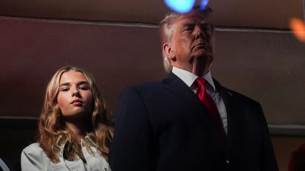 Presidente Trump vaiado enquanto participava do terceiro jogo das finais da NBA em Nova York