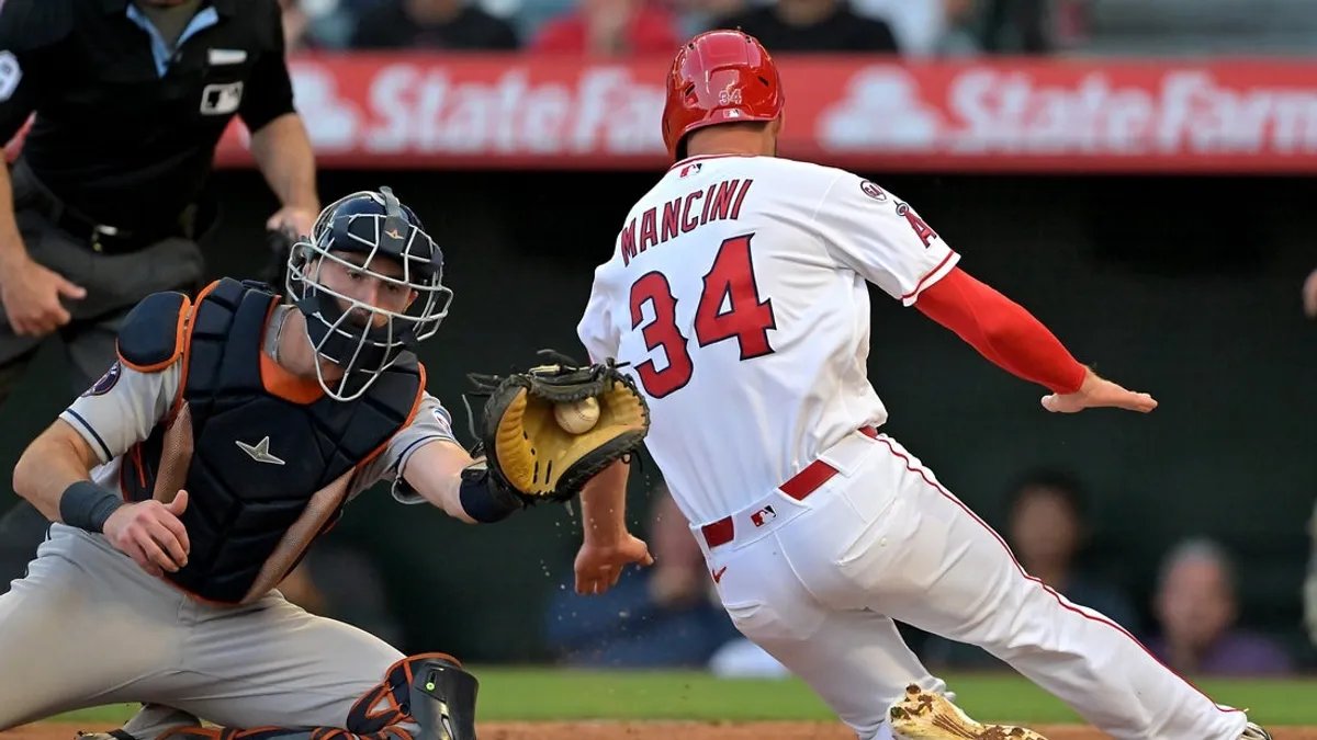 Astros realizam rali tardio e derrubam Angels em 10