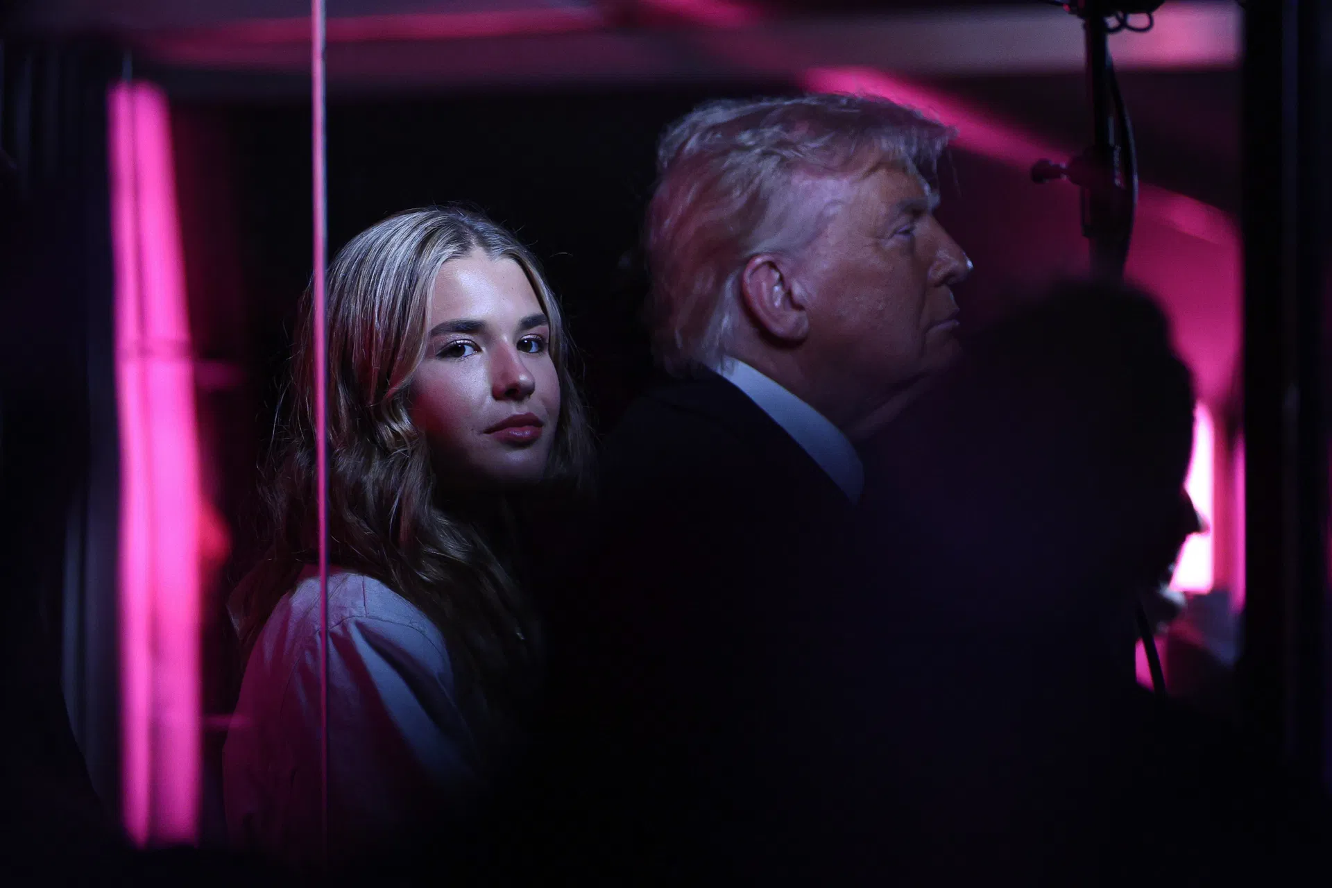 Neta de Donald Trump enfrenta acusações de ‘áudio falso’ de fãs por causa do clipe do jogo do Knicks