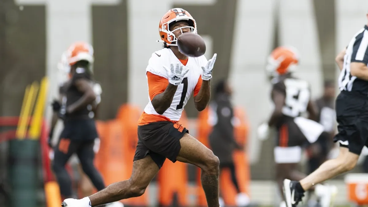 Browns assinam escolha de primeira rodada WR KC Concepcion