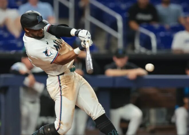Otto Lopez contribui cedo e frequentemente na vitória dos Marlins sobre os D-backs