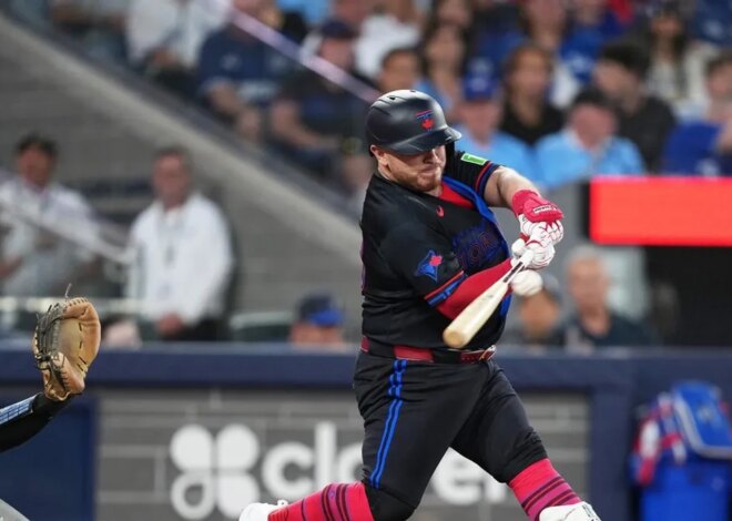 Alejandro Kirk estrela em retorno como Blue Jays derrota os Yankees