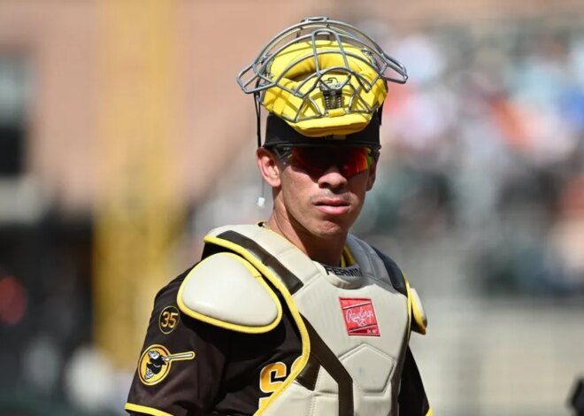 Padres colocam C Freddy Fermin em concussão IL