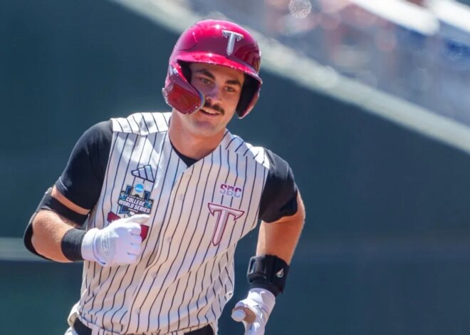 Cinderela Troy se recupera para vitória por 12-8 e tira Ole Miss do MCWS