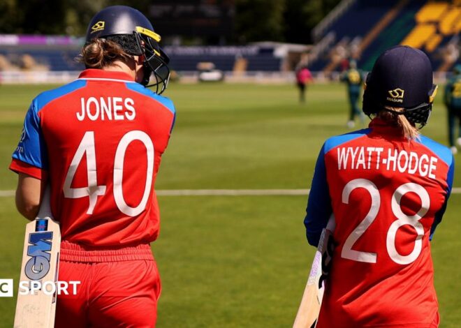 Copa do Mundo Feminina T20: Sophia Dunkley caiu e Amy Jones abrirá enquanto a Inglaterra enfrenta a Austrália
