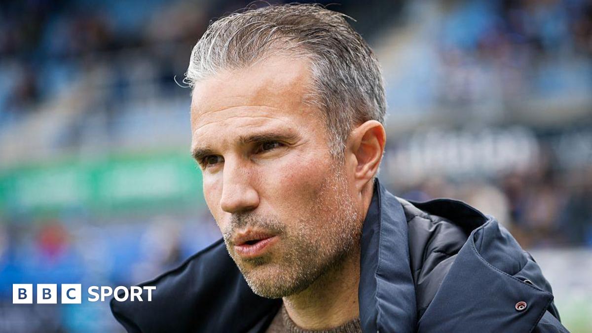 Robin Van Persie demitido do Feyenoord após apenas 16 meses no cargo