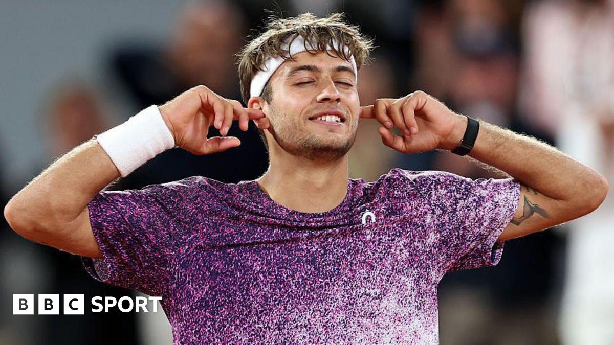 Resultados do Aberto da França em 2026: Flavio Cobolli venceu Felix Auger-Aliassime para definir a semifinal totalmente italiana