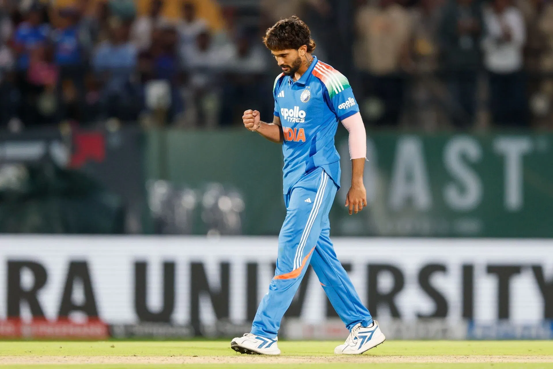 “Hardik Pandya joga apenas críquete de bola branca e de forma limitada”