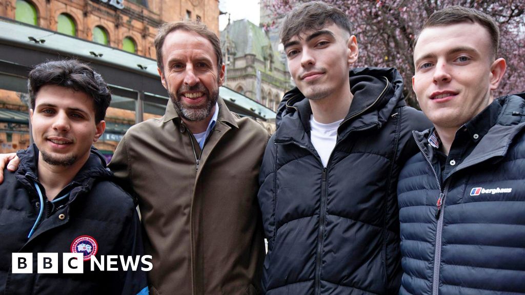 Gareth Southgate: Precisamos ensinar os meninos de maneira diferente das meninas para tirar o melhor proveito deles