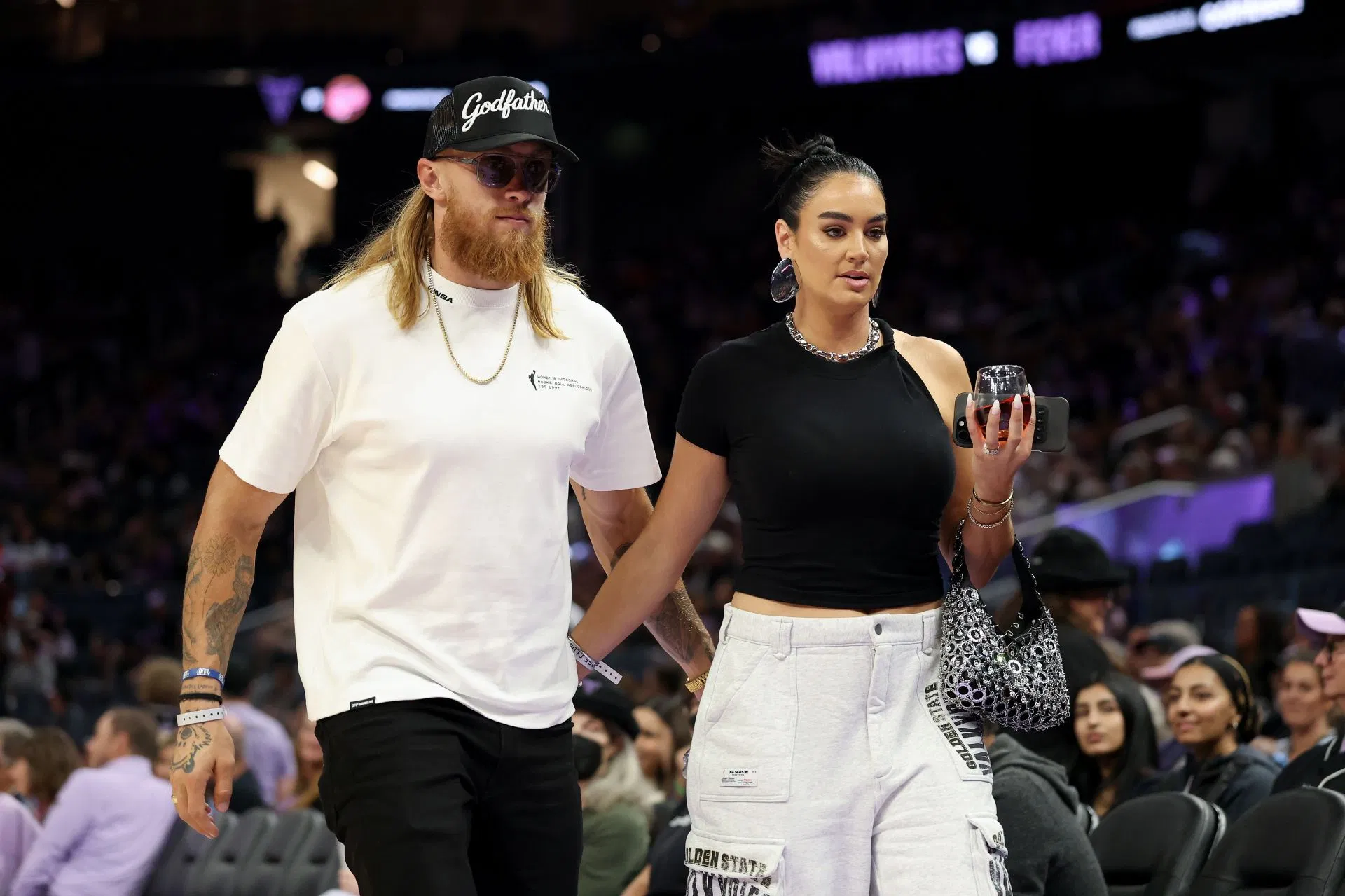 A estrela do 49ers, George Kittle, revela como a esposa Claire Kittle “arrasando” no desfile da SI Swimsuit realizou um sonho de longa data