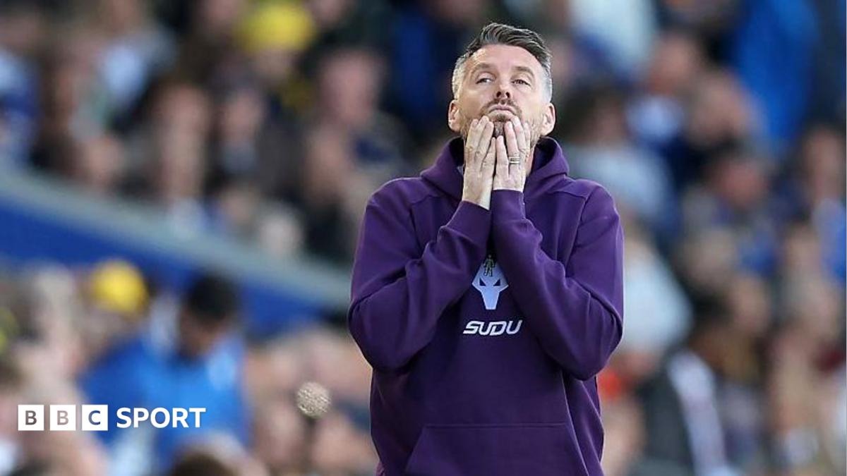 Lobos: Lobos demitem Rob Edwards após sete meses no comando do Molineux