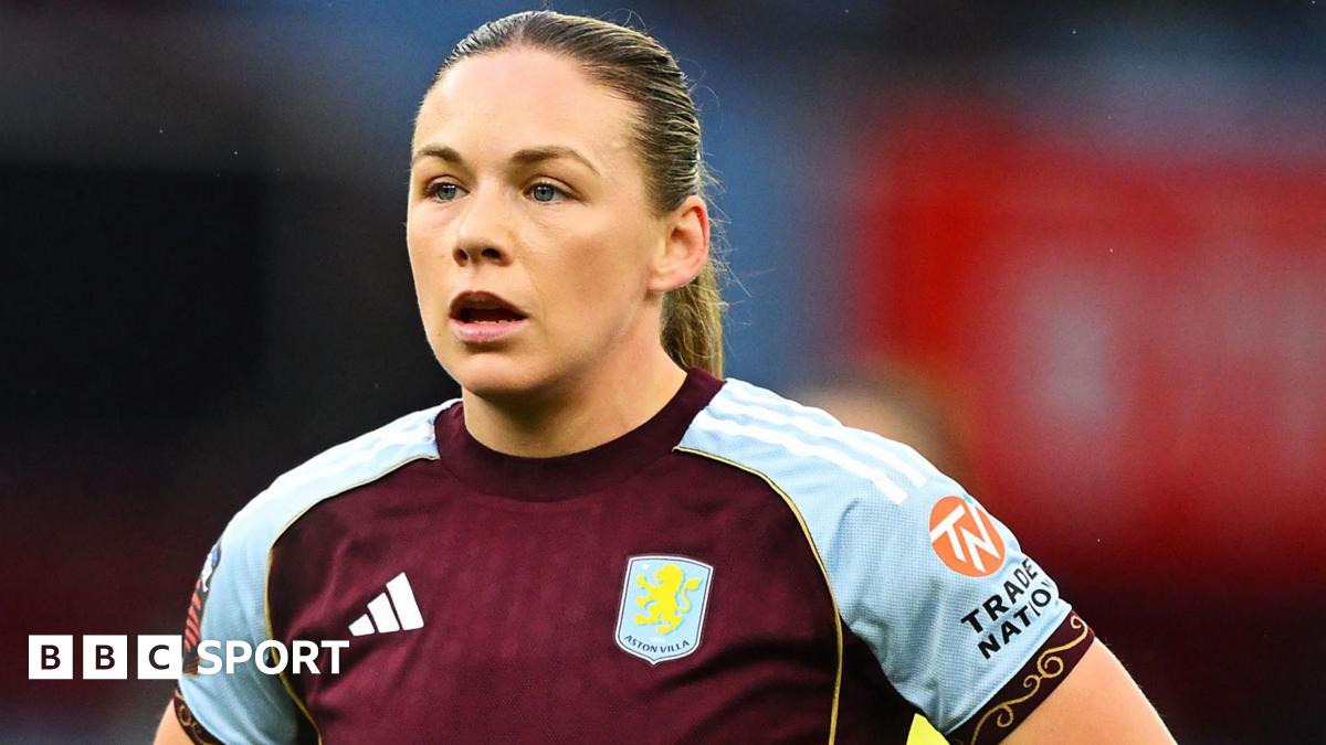 A artilheira do Aston Villa, Kirsty Hanson, deve ingressar no Tottenham